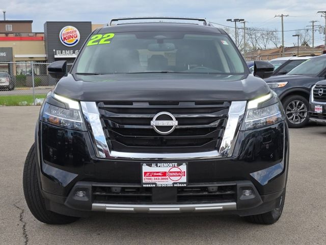 2022 Nissan Pathfinder SL