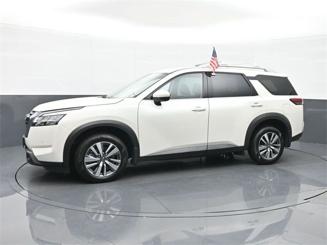 2022 Nissan Pathfinder SL