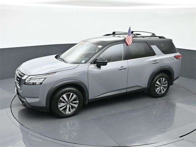 2022 Nissan Pathfinder SL