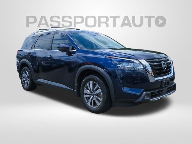 2022 Nissan Pathfinder SL