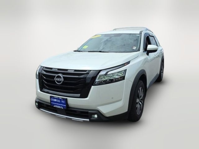 2022 Nissan Pathfinder SL