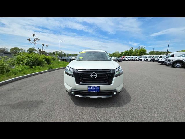 2022 Nissan Pathfinder SL