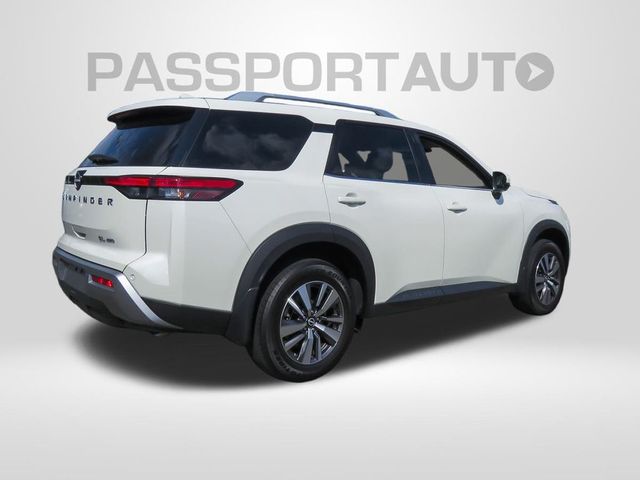 2022 Nissan Pathfinder SL