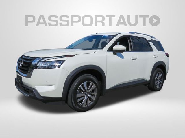 2022 Nissan Pathfinder SL