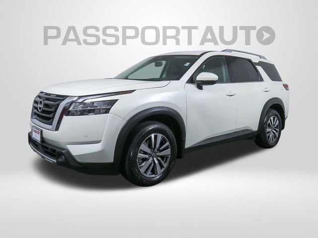 2022 Nissan Pathfinder SL