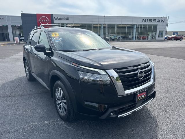 2022 Nissan Pathfinder SL