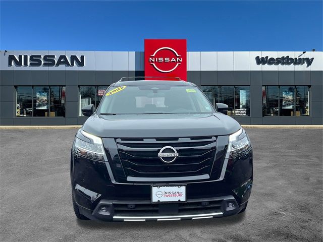 2022 Nissan Pathfinder SL