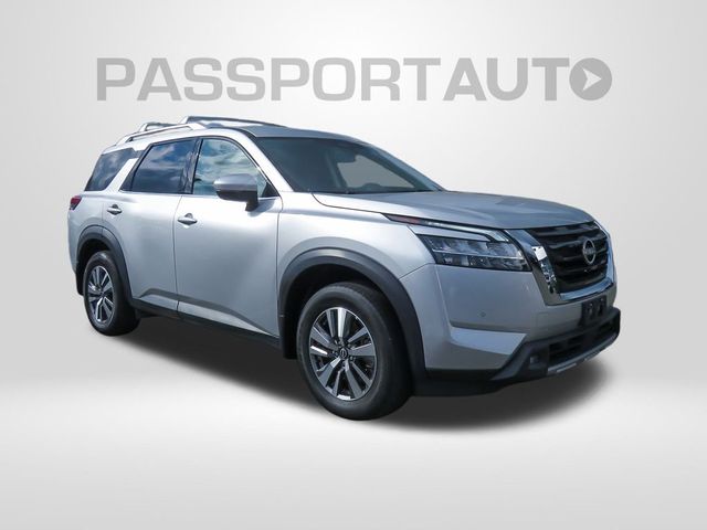 2022 Nissan Pathfinder SL