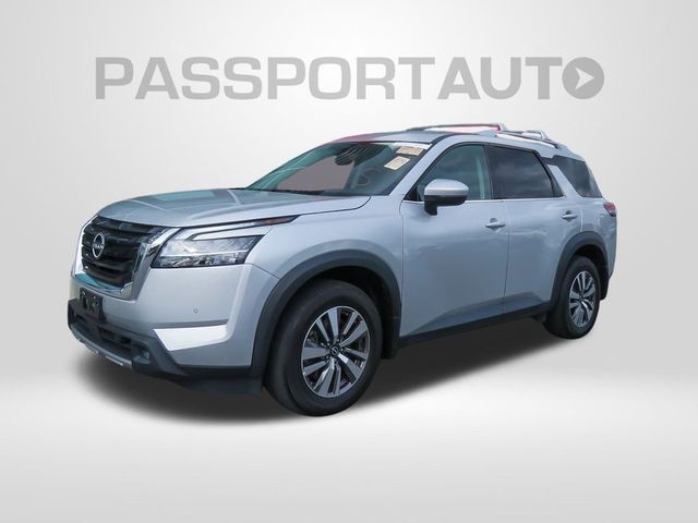 2022 Nissan Pathfinder SL