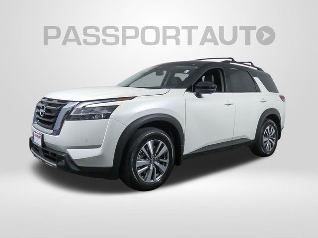 2022 Nissan Pathfinder SL