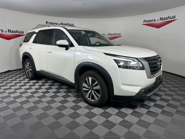 2022 Nissan Pathfinder SL