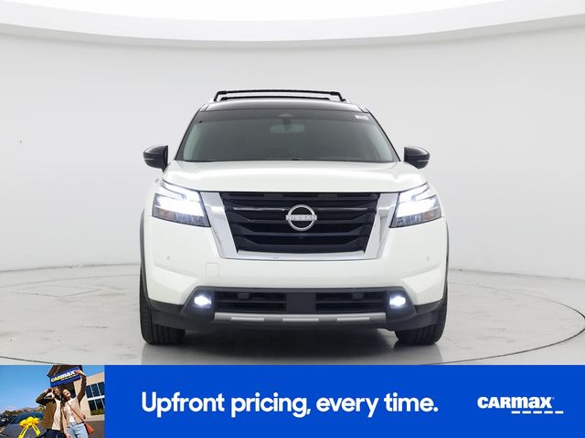 2022 Nissan Pathfinder SL
