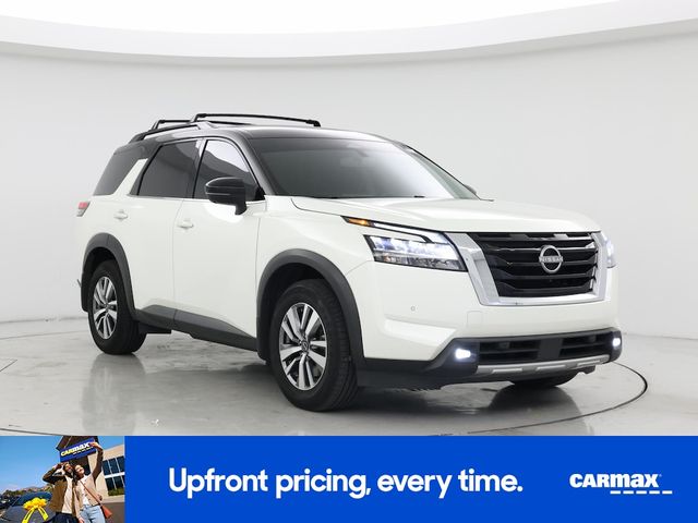 2022 Nissan Pathfinder SL