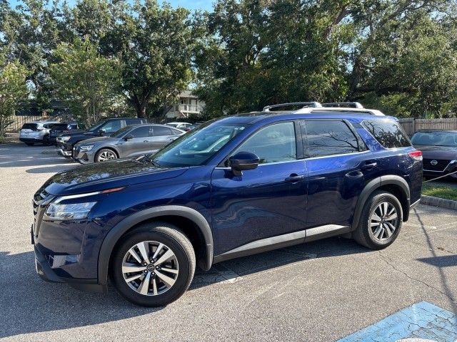 2022 Nissan Pathfinder SL