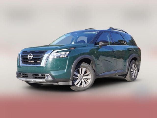 2022 Nissan Pathfinder SL