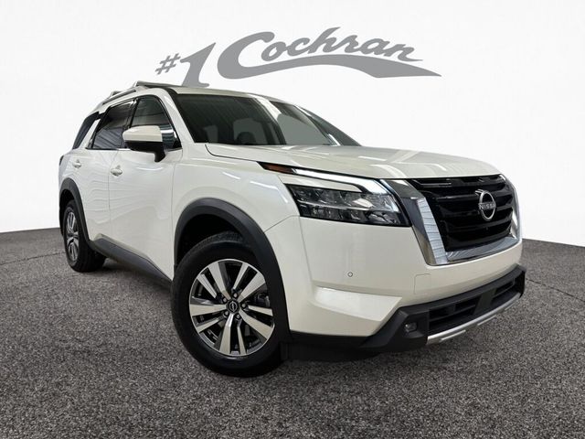 2022 Nissan Pathfinder SL