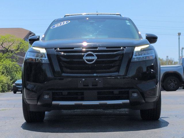 2022 Nissan Pathfinder SL