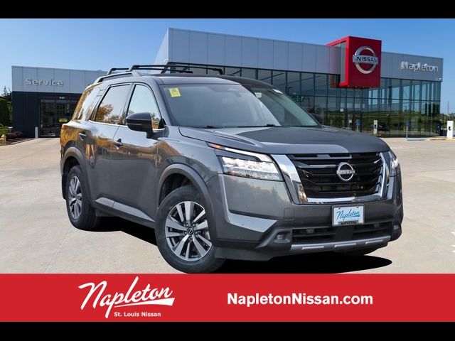 2022 Nissan Pathfinder SL