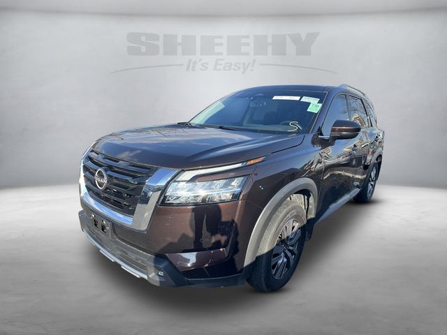 2022 Nissan Pathfinder SL