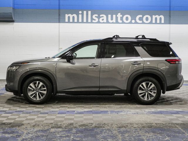 2022 Nissan Pathfinder SL