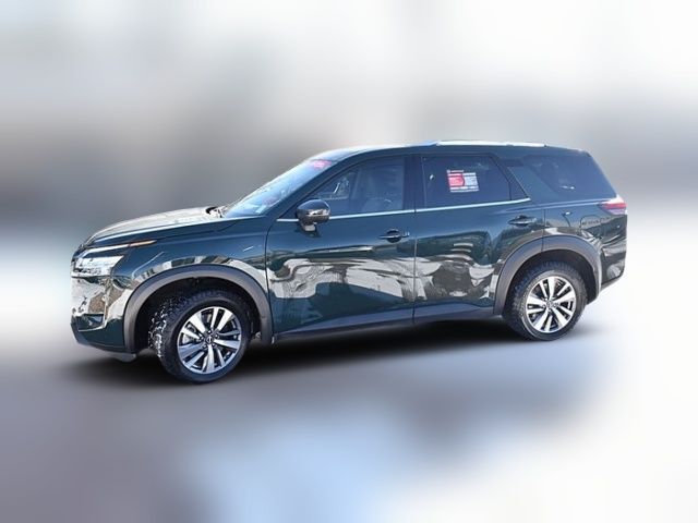 2022 Nissan Pathfinder SL