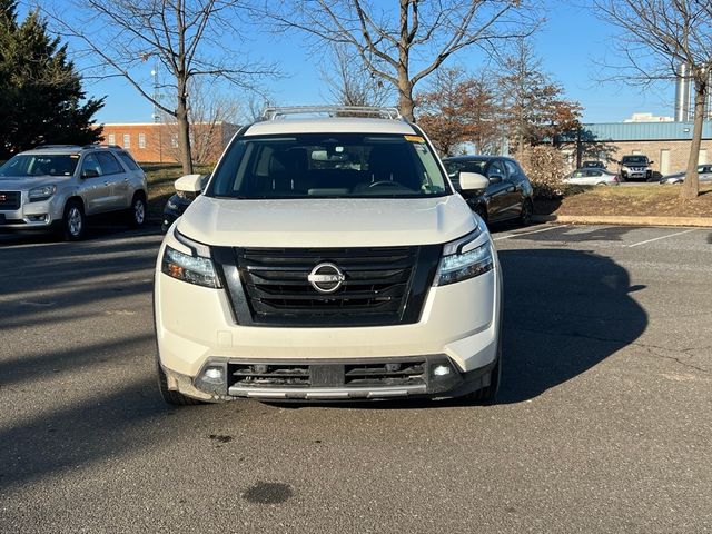 2022 Nissan Pathfinder SL