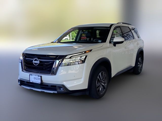 2022 Nissan Pathfinder SL