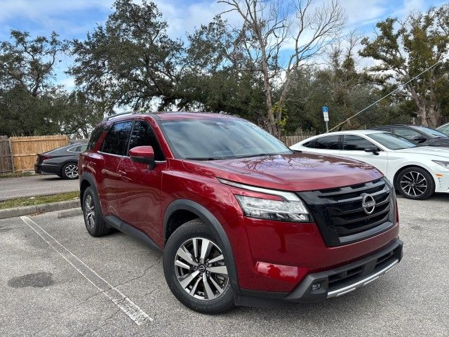 2022 Nissan Pathfinder SL