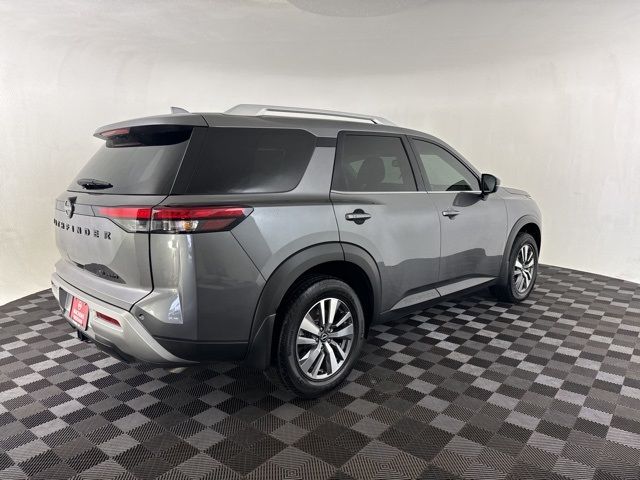 2022 Nissan Pathfinder SL