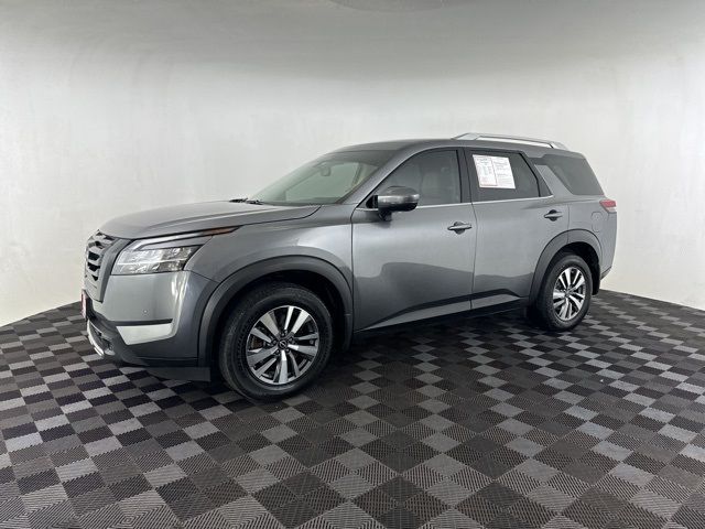 2022 Nissan Pathfinder SL