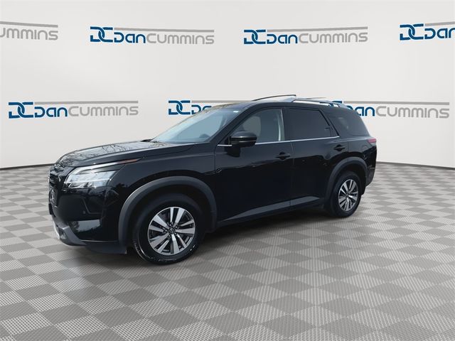 2022 Nissan Pathfinder SL