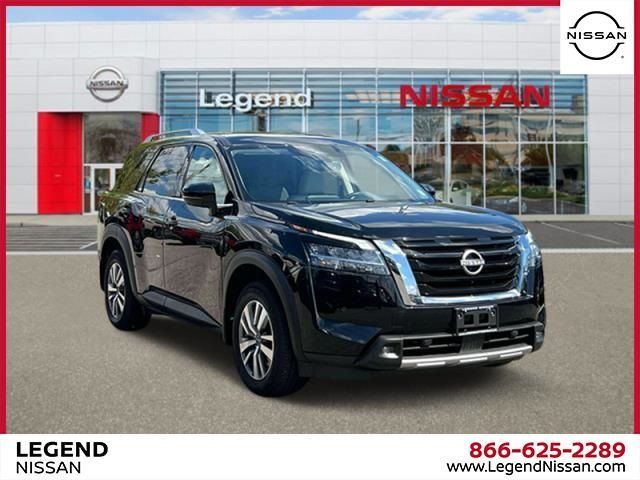 2022 Nissan Pathfinder SL