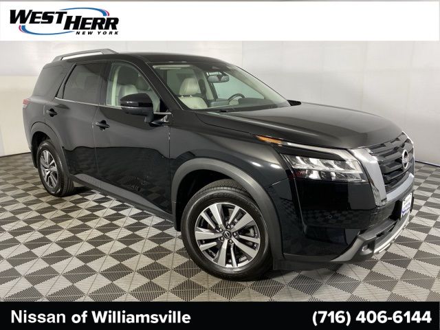 2022 Nissan Pathfinder SL
