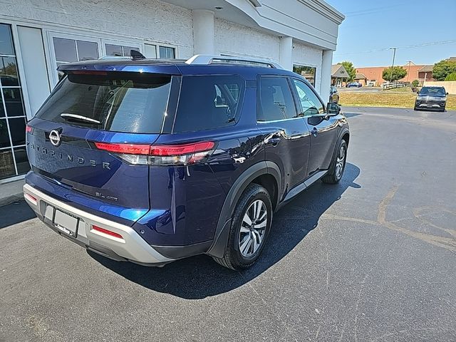 2022 Nissan Pathfinder SL