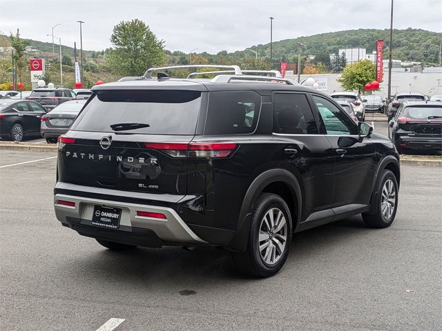 2022 Nissan Pathfinder SL