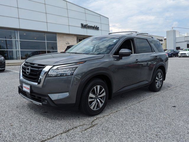 2022 Nissan Pathfinder SL