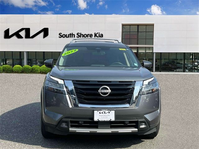 2022 Nissan Pathfinder SL