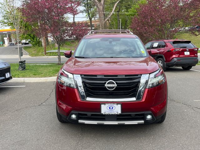 2022 Nissan Pathfinder SL
