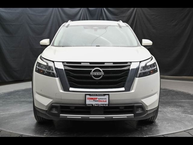 2022 Nissan Pathfinder SL