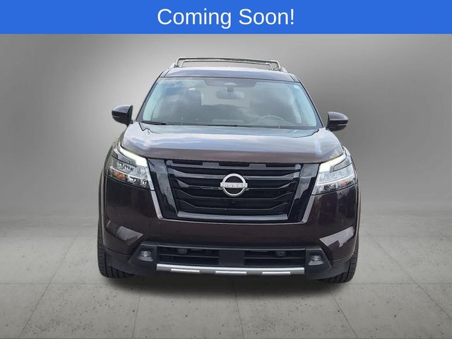 2022 Nissan Pathfinder SL