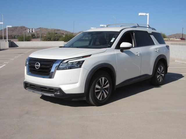 2022 Nissan Pathfinder SL