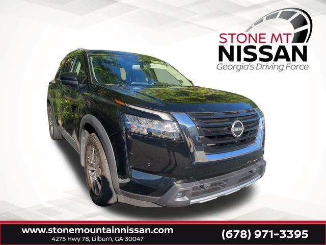 2022 Nissan Pathfinder SL