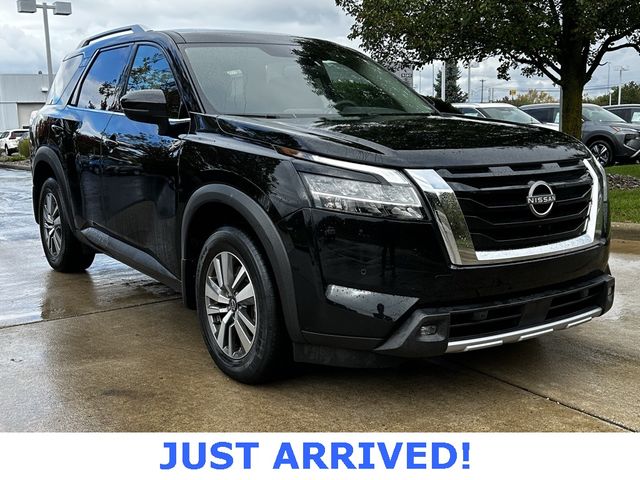 2022 Nissan Pathfinder SL