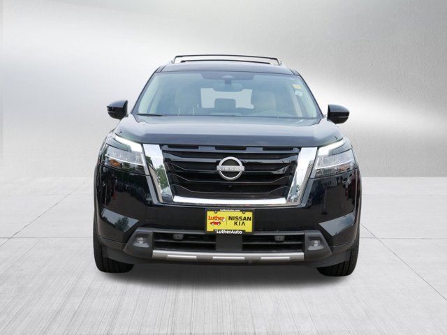 2022 Nissan Pathfinder SL