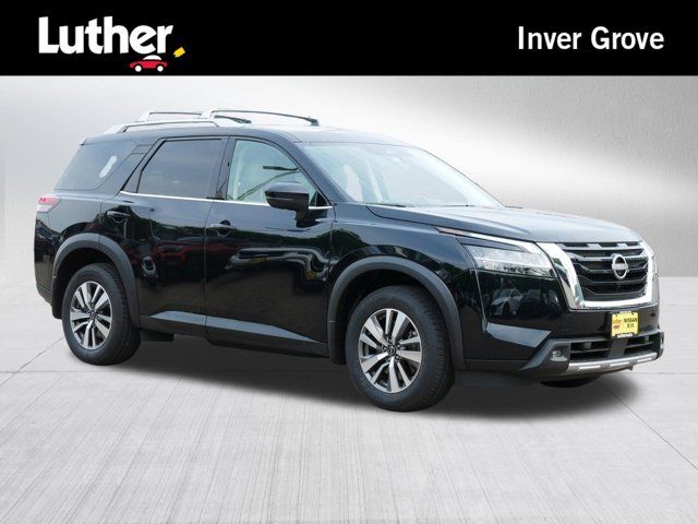 2022 Nissan Pathfinder SL