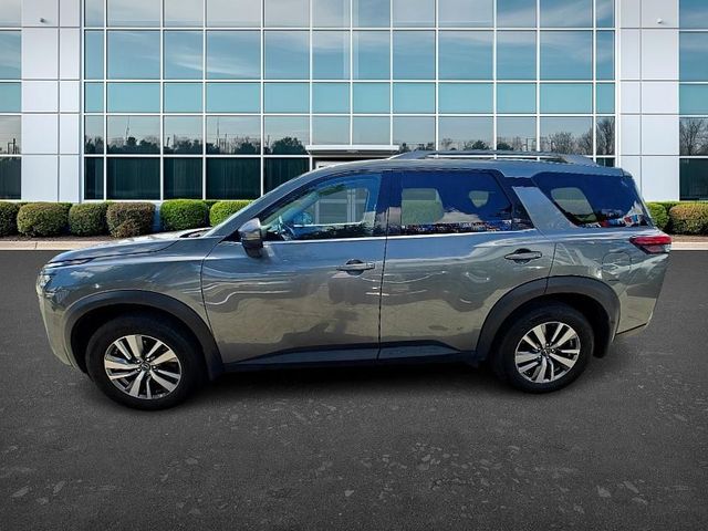 2022 Nissan Pathfinder SL