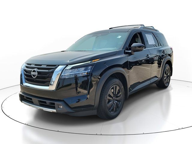 2022 Nissan Pathfinder SL