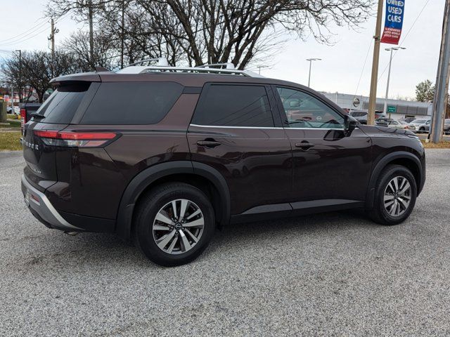 2022 Nissan Pathfinder SL