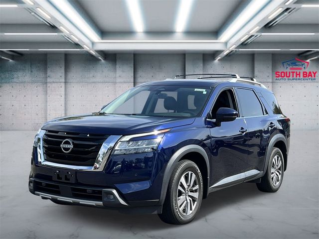 2022 Nissan Pathfinder SL