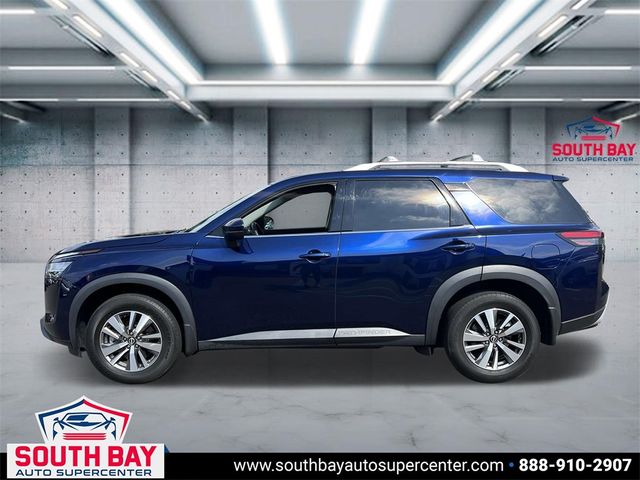 2022 Nissan Pathfinder SL